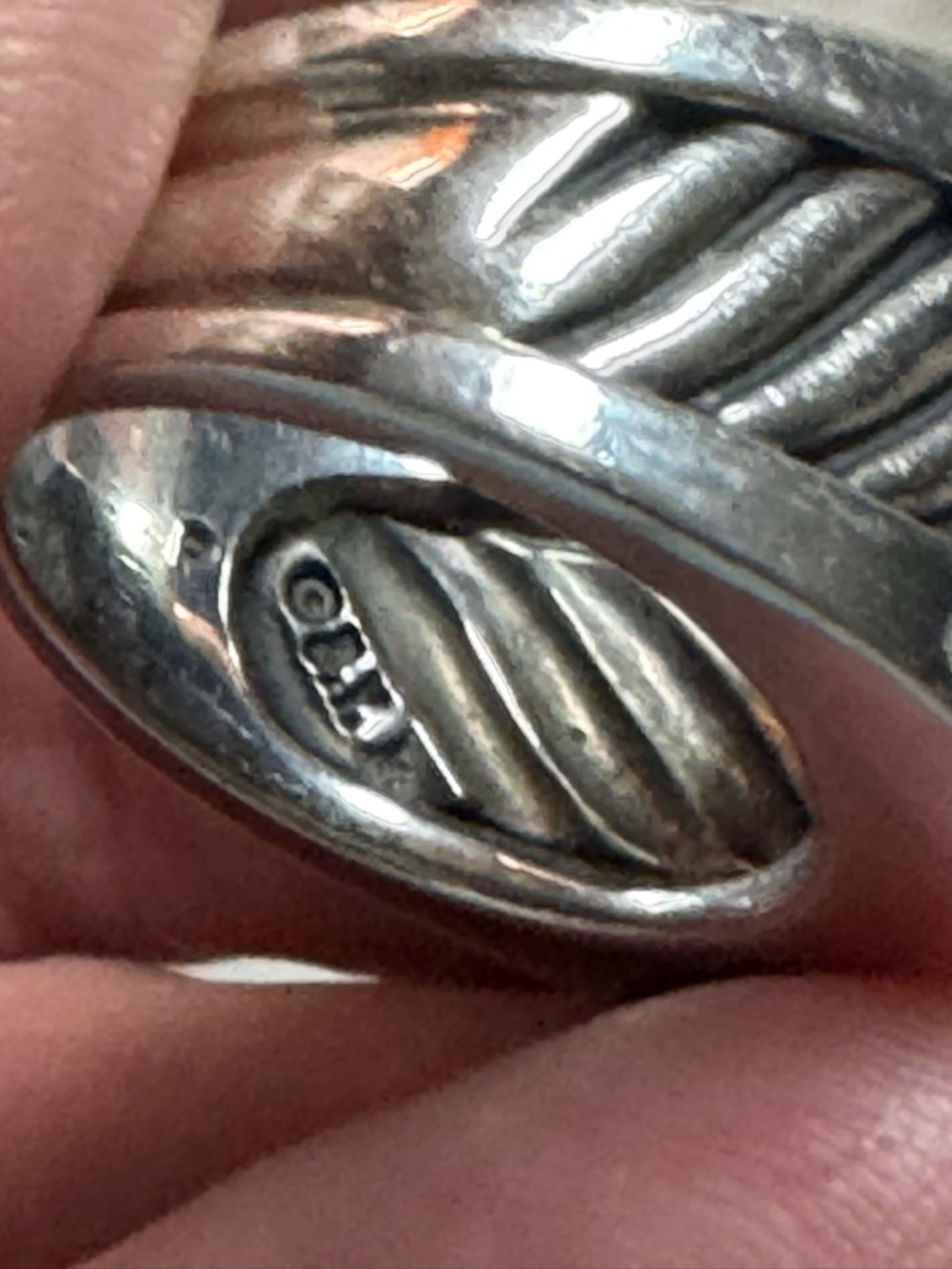 David Yurman Cable cigar, Diamond ring
5.5 gorgeous - Picture 7 of 8